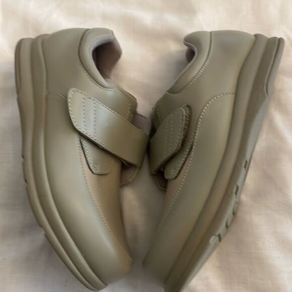 P.W. MINOR CLAY TAUPE LEATHER COMFORT SHOES.  NEW - Picture 3 of 11